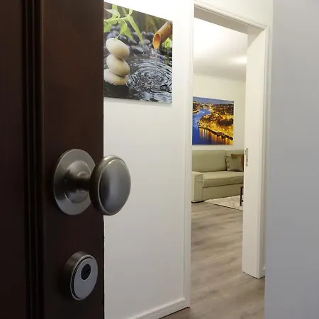 Apartment Live, Love & Feel